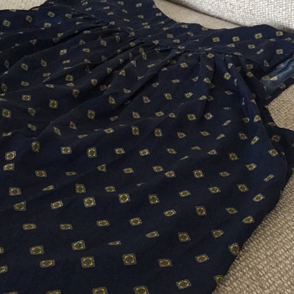 Free People front tie, high/low top, size large - Picture 6 of 6